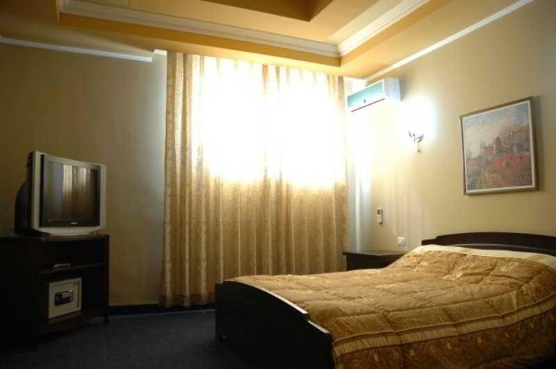 Imperial Hotel Ih 엘바산 외부 사진