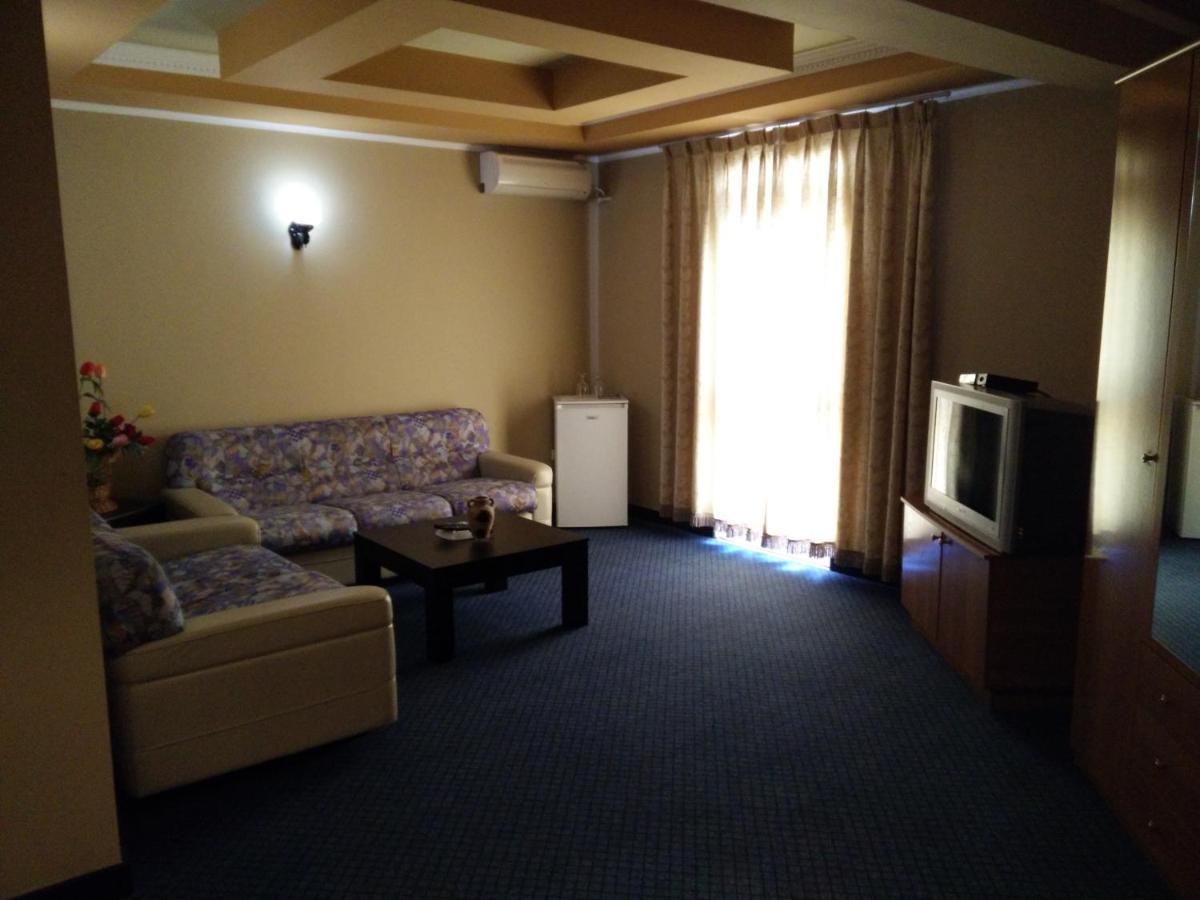 Imperial Hotel Ih 엘바산 객실 사진