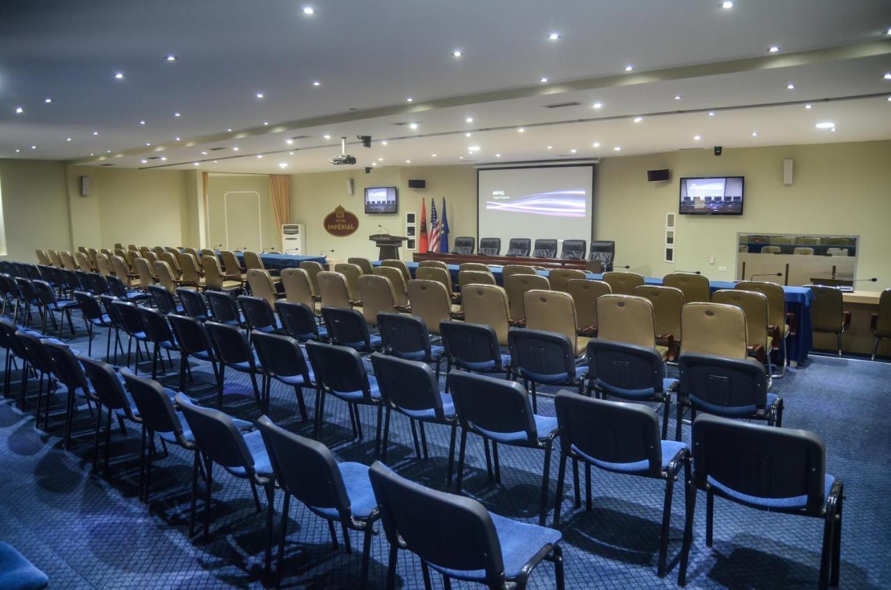 Imperial Hotel Ih 엘바산 외부 사진