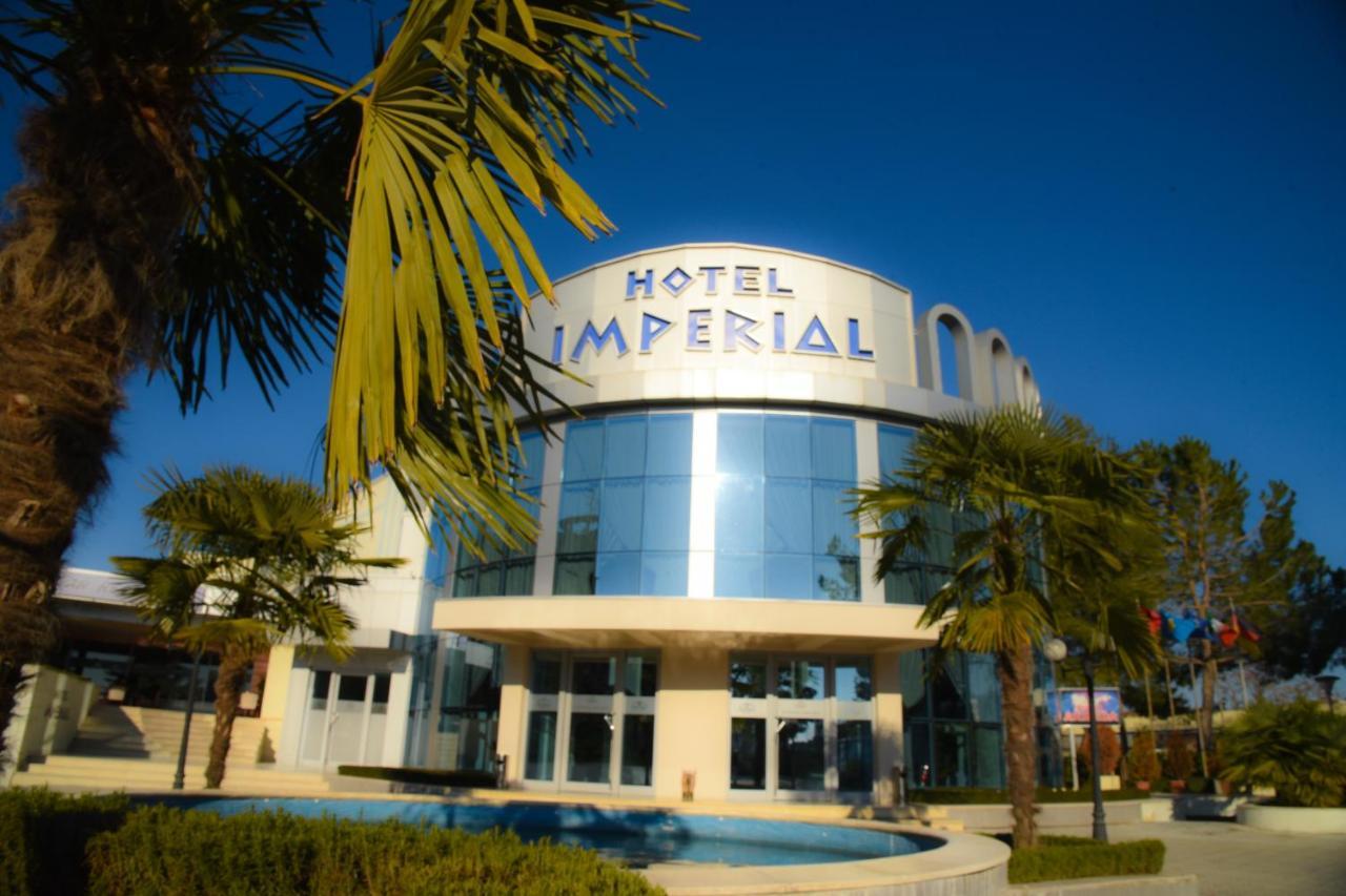 Imperial Hotel Ih 엘바산 외부 사진