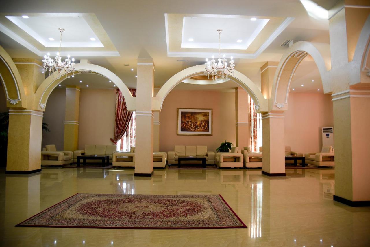 Imperial Hotel Ih 엘바산 외부 사진