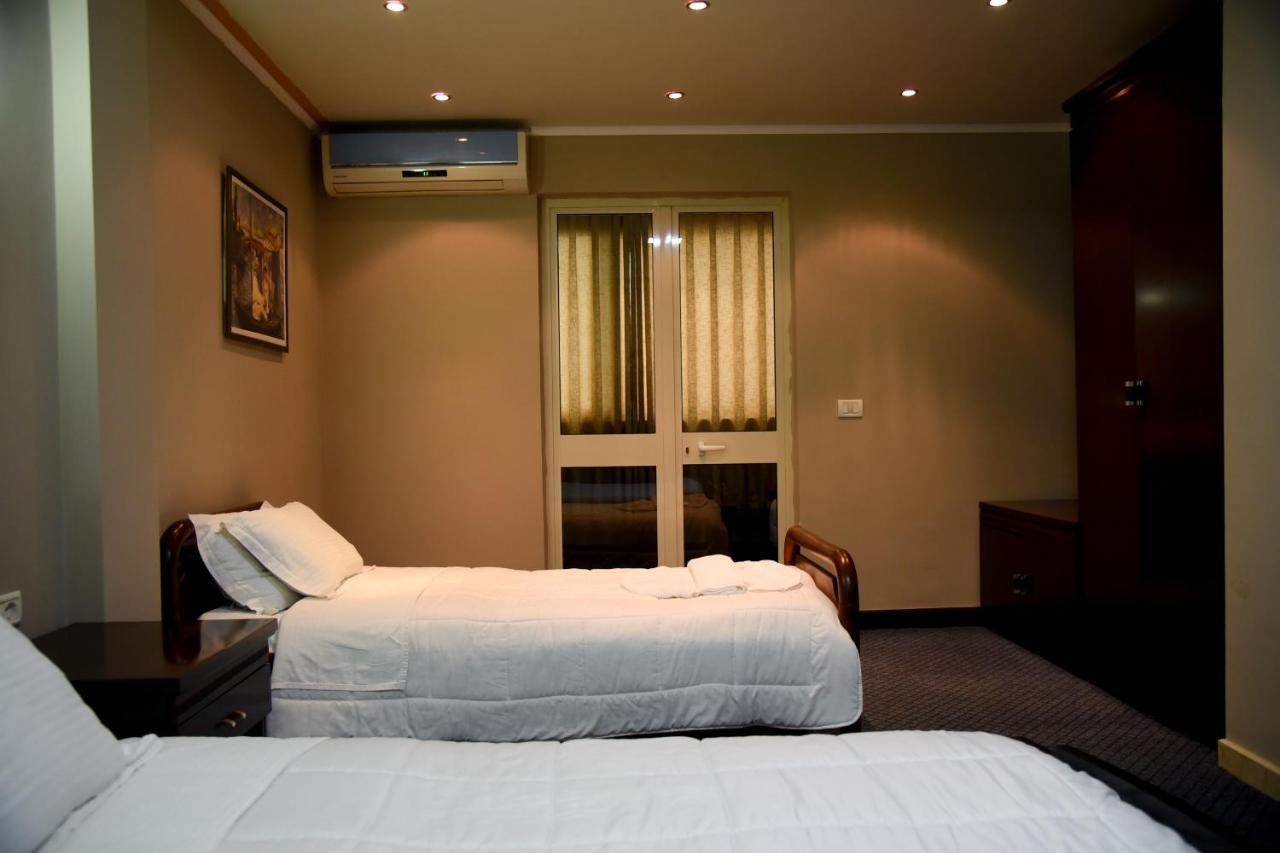 Imperial Hotel Ih 엘바산 외부 사진