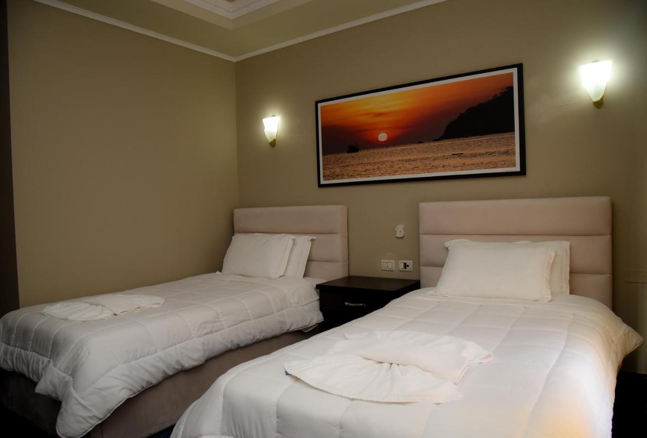 Imperial Hotel Ih 엘바산 외부 사진